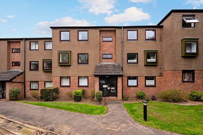 2 Bedroom Flat For Sale In Edge Hill, London, SW19