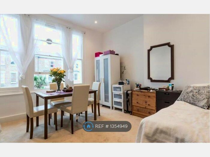 1 Bedroom Flat To Rent In Coningham Road, London, W12