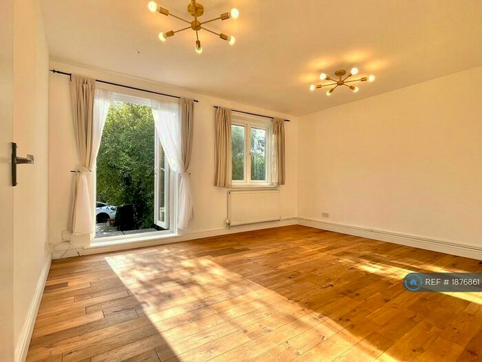 1 Bedroom Flat To Rent In Central Hill, London, SE19