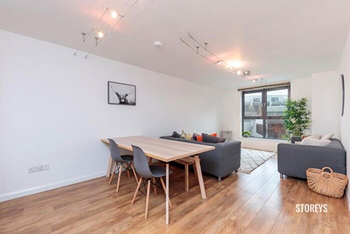 2 Bedroom Apartment To Rent In Mare Street, London Fields, E8