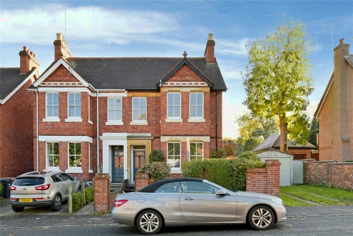 3 Bedroom Semi-Detached House To Rent In Henley-on-Thames, Oxfordshire, RG9