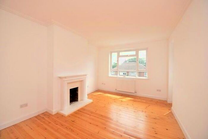 1 Bedroom Apartment To Rent In Sydney Road, Muswell Hill, N10