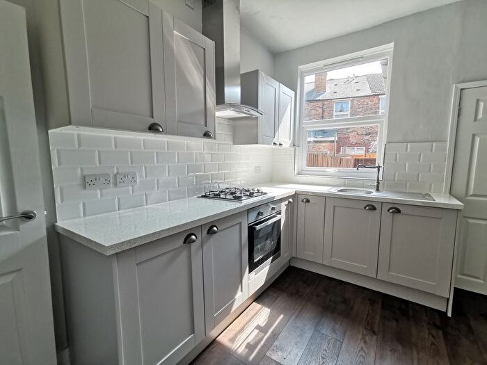 2 Bedroom Terraced House To Rent In Bradbury Street, Nottingham, NG2