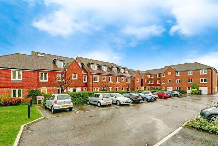 2 Bedroom Flat For Sale In London Road, Redhill, RH1