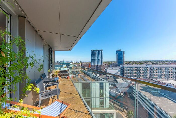 2 Bedroom Flat To Rent In Buckhold Road, London, SW18