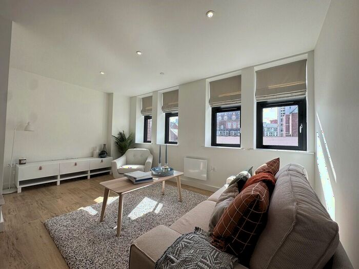 2 Bedroom Apartment To Rent In Devonshire House, Leeds, LS1