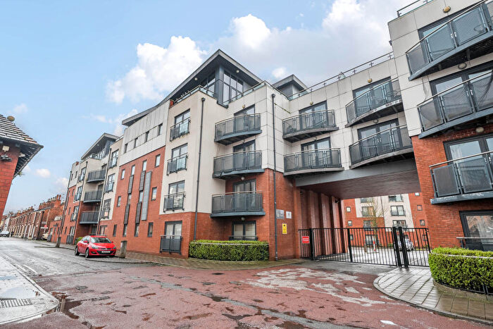 2 Bedroom Apartment To Rent In The Quarter, CH1