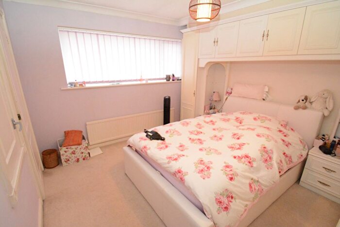 2 Bedroom Semi-Detached House For Sale In Linnet Close, Audenshaw, M34