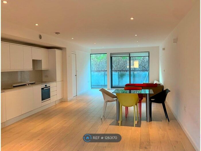 2 Bedroom Flat To Rent In Iron Works, London E3