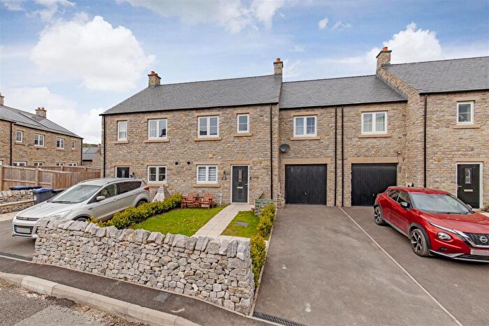 4 Bedroom Semi-Detached House For Sale In Swift Close, Bradwell, Hope Valley, S33