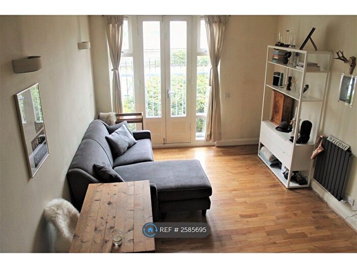 1 Bedroom Flat To Rent In Fairfield Road, London, E3