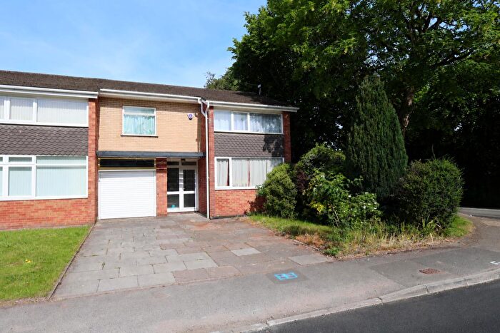 4 Bedroom End Of Terrace House For Sale In Malmains Drive, Frenchay, Bristol, BS16