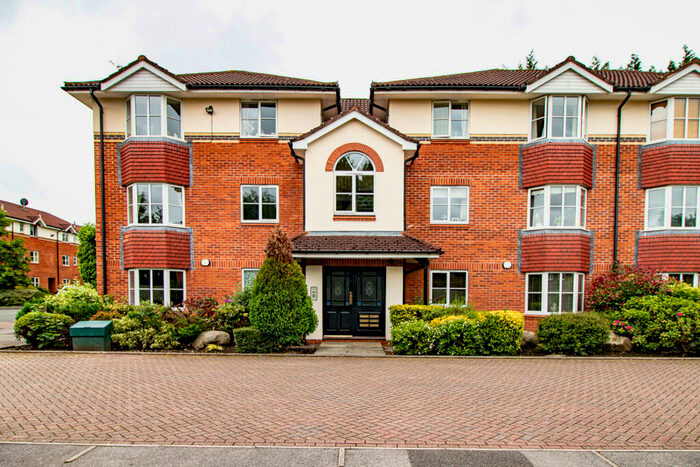 2 Bedroom Flat To Rent In Chamberlain Drive, Wilmslow, SK9