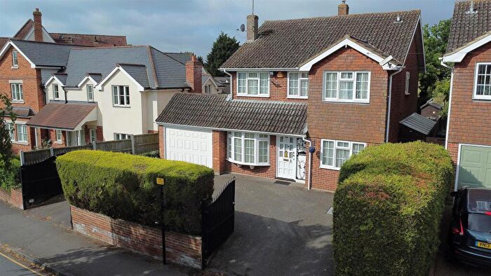 4 Bedroom Detached House For Sale In Butts Lane, Danbury, CM3