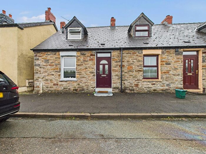 2 Bedroom Semi-detached Bungalow For Sale In Velfrey Road, Whitland, SA34