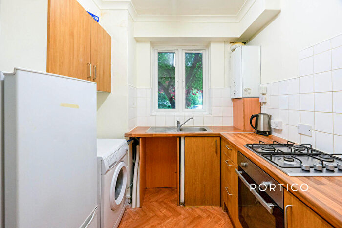 2 Bedroom Apartment To Rent In Reynolds House, E2