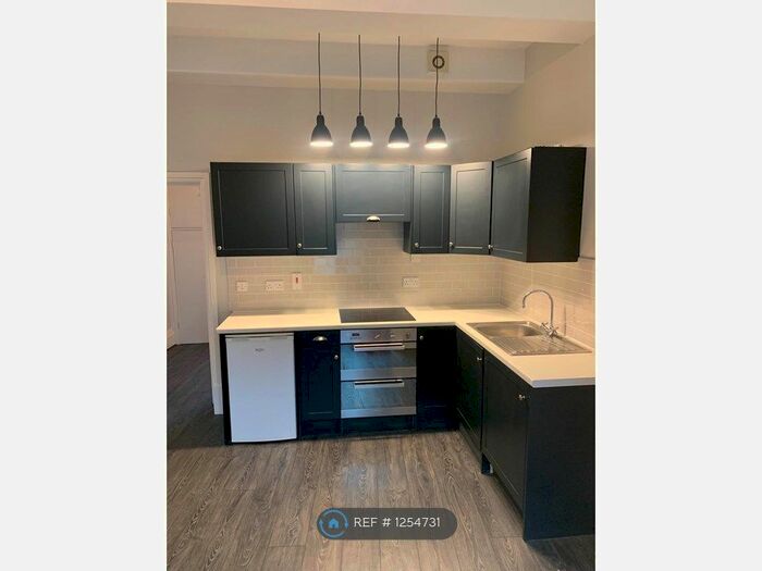 1 Bedroom Flat To Rent In Wallbridge Avenue, Frome BA11