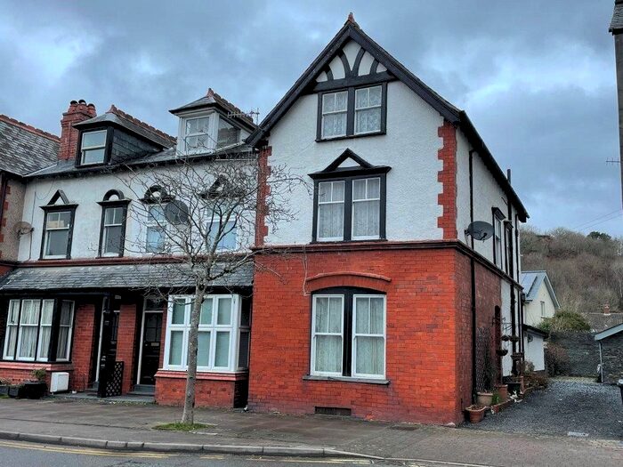 4 Bedroom End Of Terrace House For Sale In Heol Maengwyn, Machynlleth, Powys, SY20