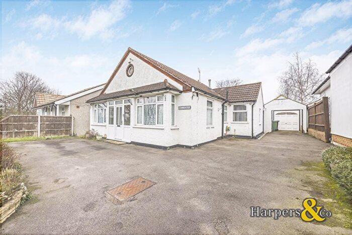 2 Bedroom Detached Bungalow For Sale In Church Hill, Dartford, DA2