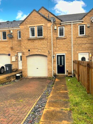 4 Bedroom Terraced House To Rent In Princeton Close, Pellon, Halifax, HX2