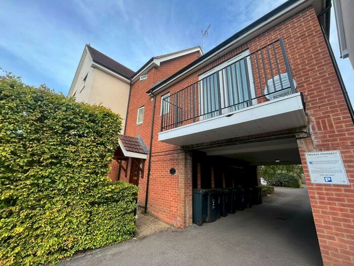 1 Bedroom Apartment To Rent In Canal Side, Central Swindon, SN1