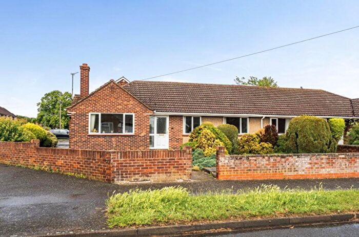 3 Bedroom Bungalow For Sale In Northcote, Bedford, MK41