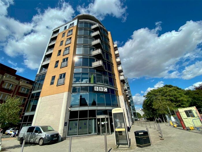 2 Bedroom Flat To Rent In Queens Court, Queens Gardens, Hull, East Yorkshire, HU1