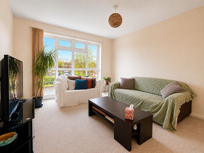 2 Bedroom Flat To Rent In Sansom Road, London, E11