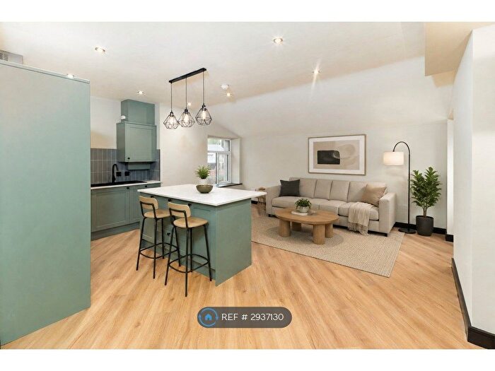 2 Bedroom Flat To Rent In Park Road, Rossendale, BB4