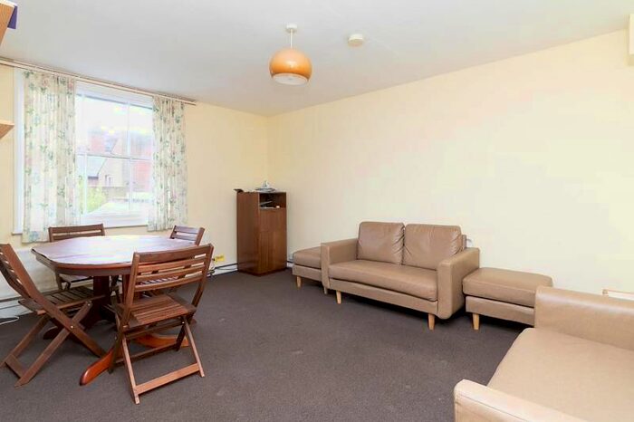 4 Bedroom Flat To Rent In Castle Street, Canterbury CT1