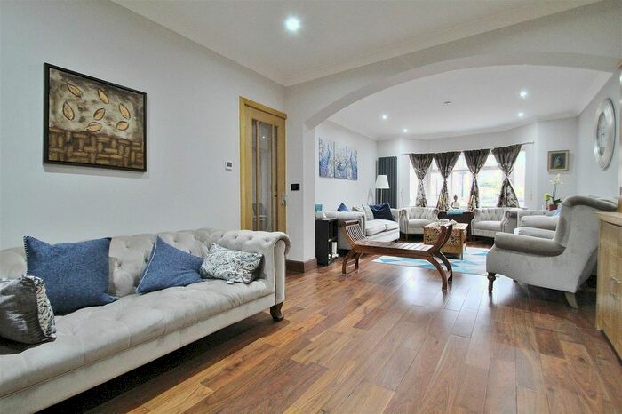 5 Bedroom Semi-Detached House To Rent In Burlington Road, Osterley, Isleworth TW7