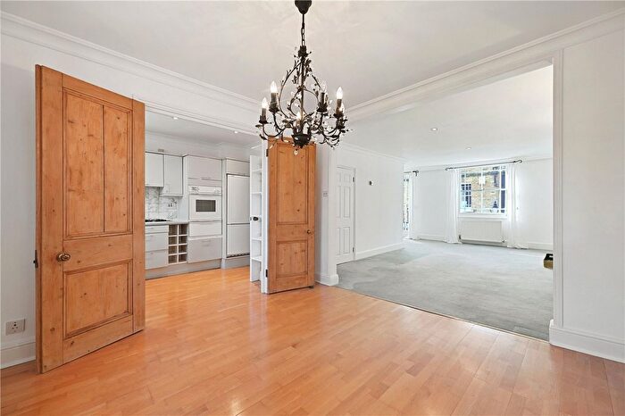 2 Bedroom Terraced House To Rent In Drayson Mews, Kensington, London, W8