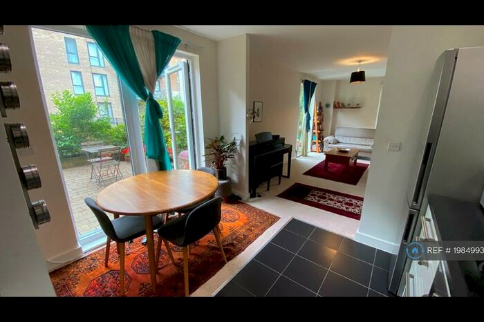 1 Bedroom Flat To Rent In Hitherwood Court, London, NW9