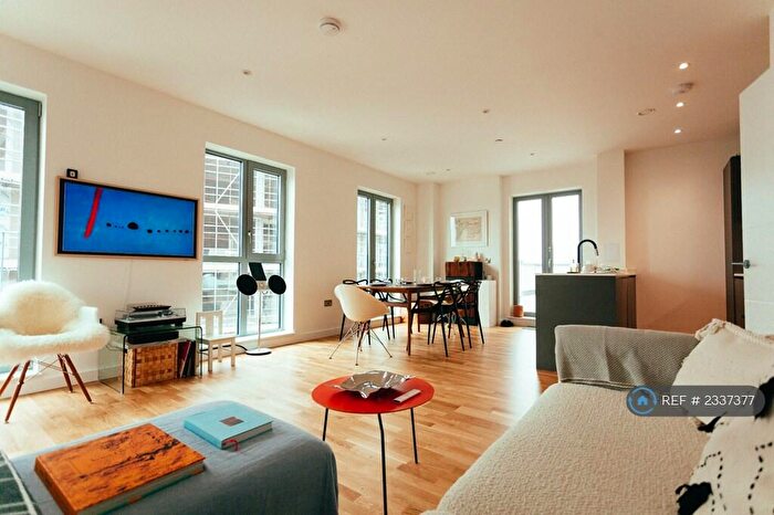 3 Bedroom Penthouse To Rent In York Road, London, SW11