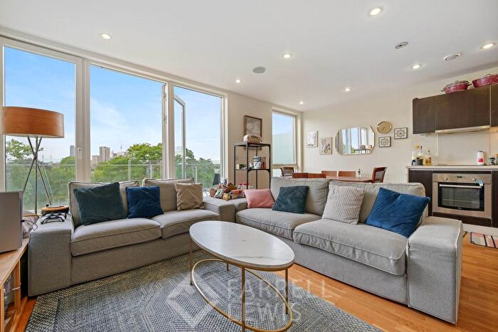 2 Bedroom Flat To Rent In Rosemont Road, Acton, W3