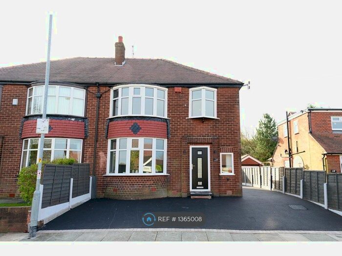 3 Bedroom Semi-Detached House To Rent In Duffield Road, Middleton, Manchester, M24