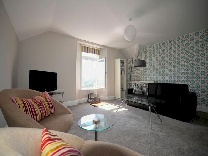 1 Bedroom Flat To Rent In Warren Road, Torquay, TQ2