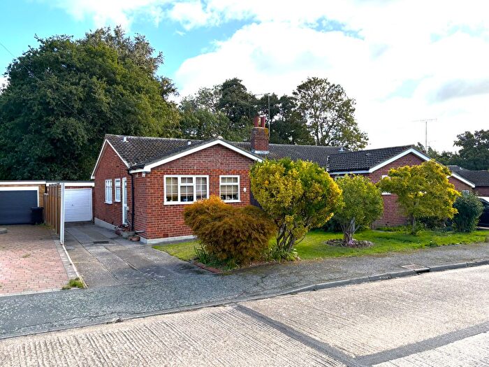 3 Bedroom Semi-Detached Bungalow For Sale In Kings Road, Great Totham, CM9