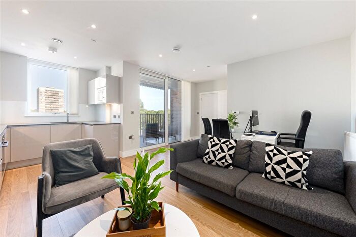 1 Bedroom Flat For Sale In Plough Lane, Wandsworth, London, SW17