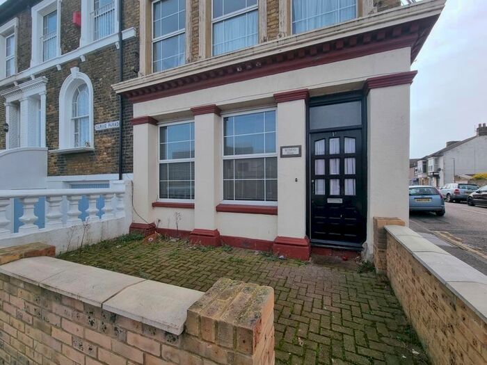 1 Bedroom Property To Rent In Richmond Street, Sheerness, ME12
