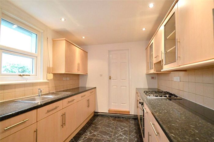 3 Bedroom End Of Terrace House To Rent In Davidson Road, Croydon, CR0