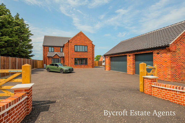 4 Bedroom Detached House For Sale In Ormesby Lane, Filby, NR29