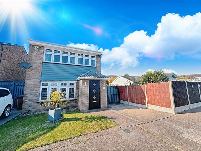 3 Bedroom Detached House For Sale In Trent, East Tilbury, RM18