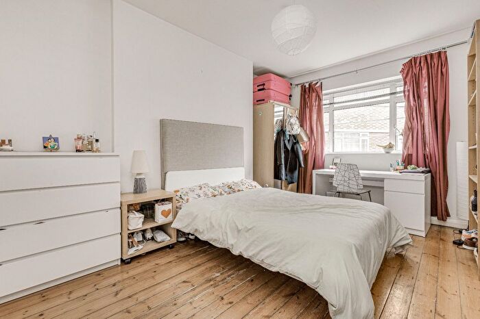 3 Bedroom Flat To Rent In West Kensington Court, Edith Villas, W14
