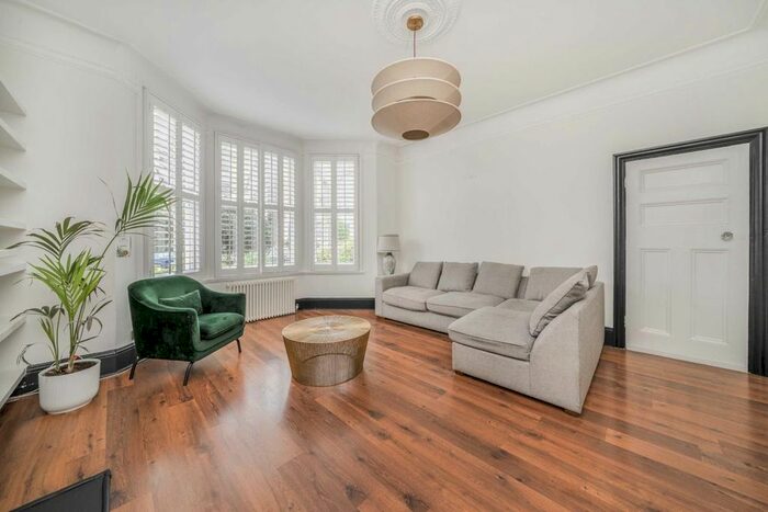 2 Bedroom Flat To Rent In St. Quintin Avenue, London, W10