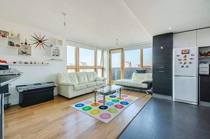 1 Bedroom Flat To Rent In Phoenix Heights West, Canary Wharf, London, E14