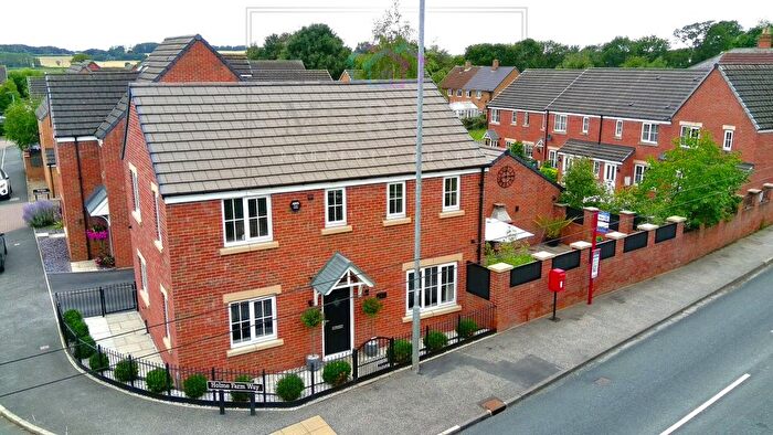3 Bedroom Detached House For Sale In Carleton Road, Pontefract, West Yorkshire, WF8