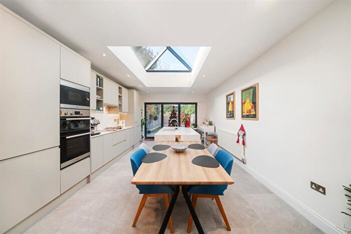 3 Bedroom Terraced House For Sale In Dorien Road, Raynes Park, SW20