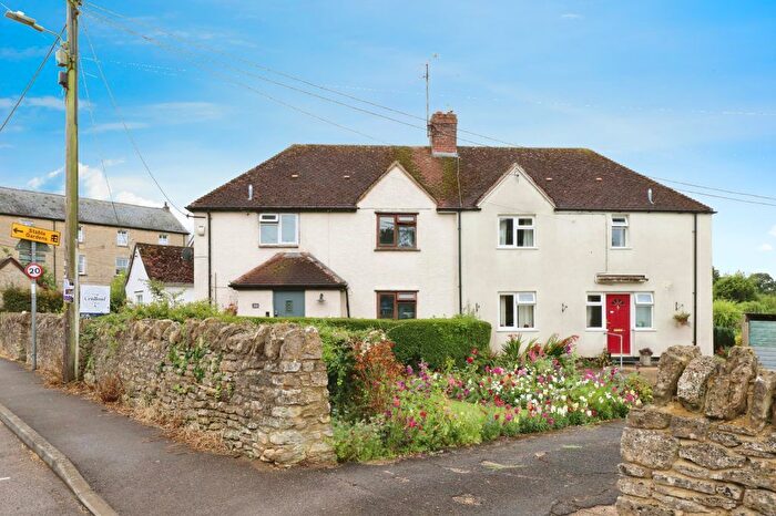 4 Bedroom Semi-Detached House For Sale In East Street, Fritwell, Bicester, OX27