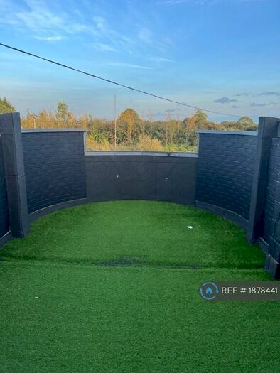 3 Bedroom Flat To Rent In Dyals Venue, Hinckley, LE10